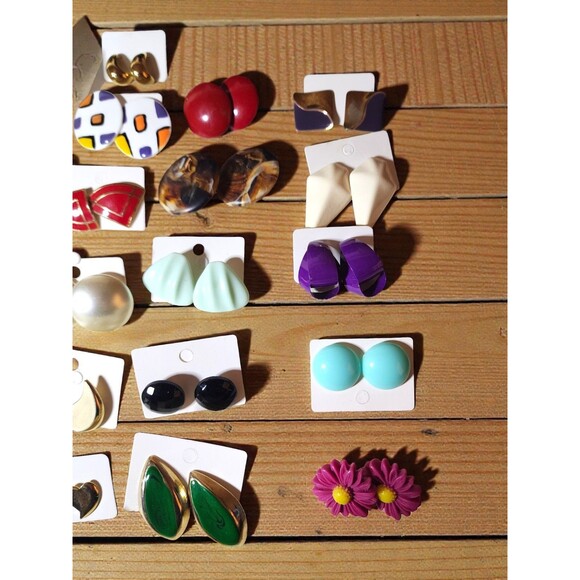 50 Pair Vintage Style Earring Lot 80s 90s Enamel Gold Button Studs - Picture 2 of 6
